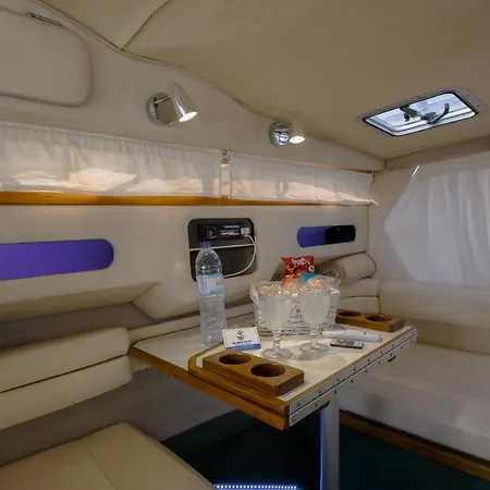 Hotel na wodzie Sleepboat Barco Porto