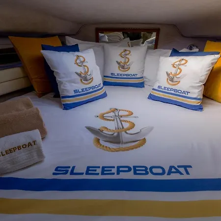 船屋 Sleepboat Barco