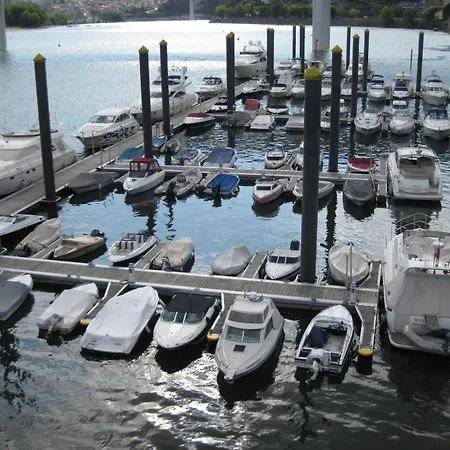 Hotel na wodzie Sleepboat Barco