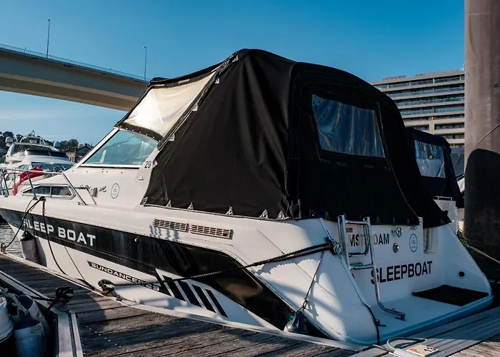 Sleepboat Barco بوتيل بورتو