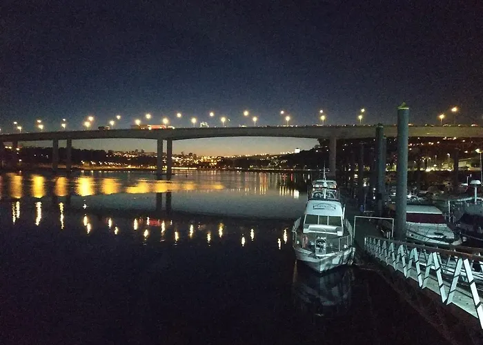 بوتيل Sleepboat Barco